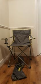 Camping chair with cup holder and bag