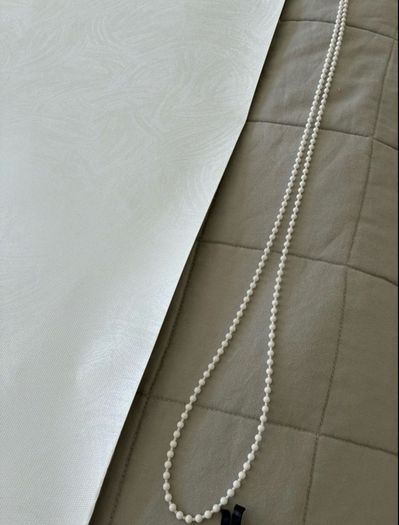Blackout roller blind
