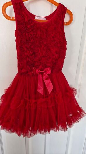 Bundle of 7 dresses, age 5-6.