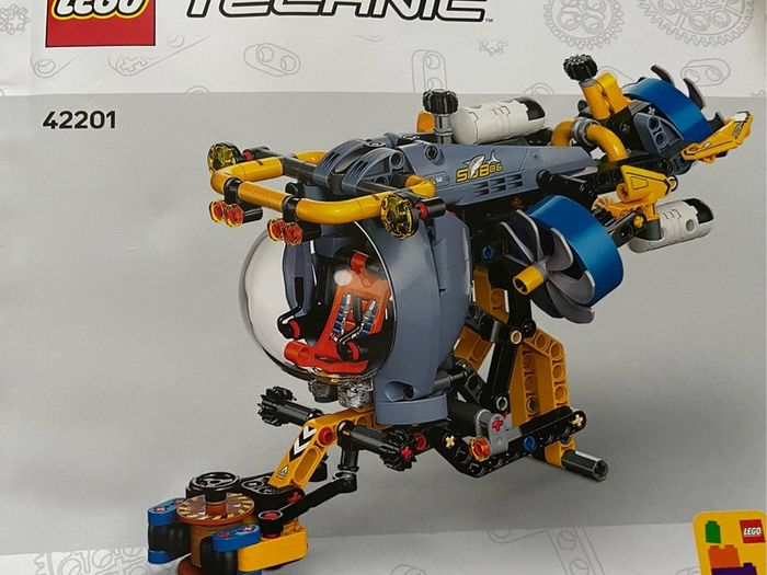 Lego Technic 42201 Research Submarine
