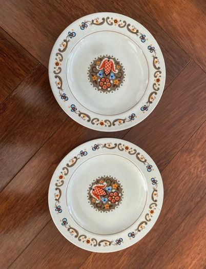 Vintage Woods And Sons Bayeux Pattern Side Plates & Gravy Boat