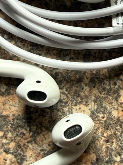 apple airpods 2