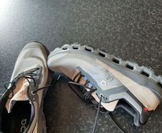 ON brand  ladies size 6 trainers