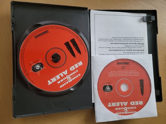 Command & Conquer - The First Decade (PC DVD ROM) - Plus bonus C&C games