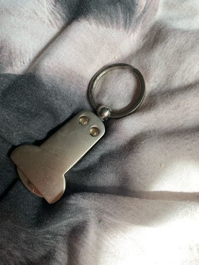 Golf magnetic puck metal keychain