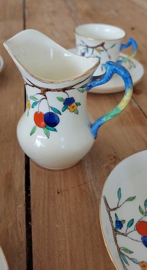 Stunning Vintage Expresso Coffee Cups, Saucers, Sugar Bowl and Milk Jug.