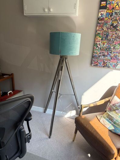 Floor lamp