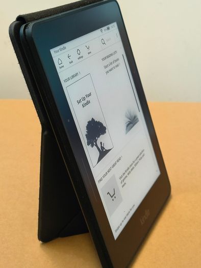 Amazon Kindle Voyage 7th Generation 6" 4GB Wi-Fi Black eBook Reader With Original Case Cover/ Used