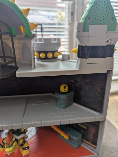 Nintendo Super Mario Deluxe Bowser Castle Playset