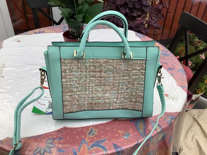 Lovely Hangbag