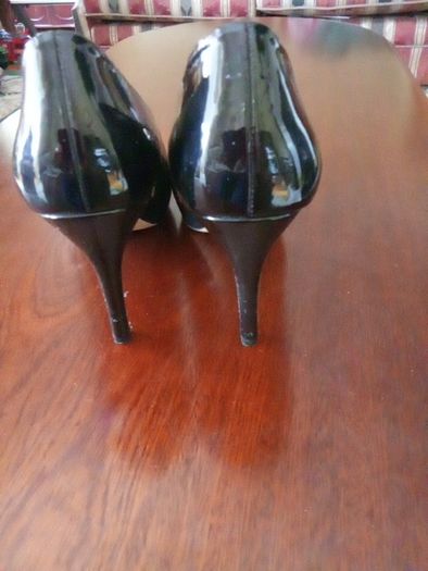 Ladies Shoes. Now Reduced To 25.00