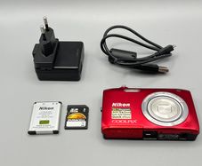 Nikon Coolpix S2800 Digital Compact Camera 20MP 5x Zoom HD VideoRed - Full Kit