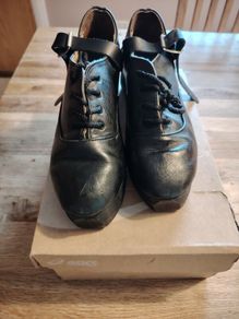 Irish dancing shoes, size 4, ultra light hard shoes.