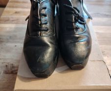 Irish dancing shoes, size 4, ultra light hard shoes.