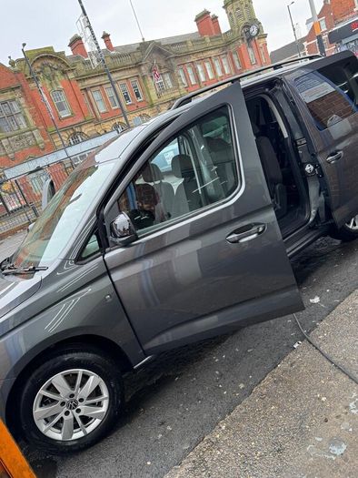 2023 232 AutoVolkswagen caddy wheelchair 7 seater