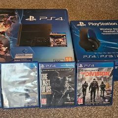 PS4 - 500GB Bundle with headset & games