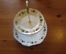 2 tier cake plate    HARLEIGH   bone chna