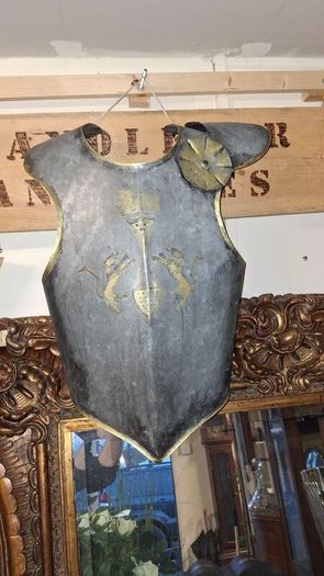 Chest armour metal