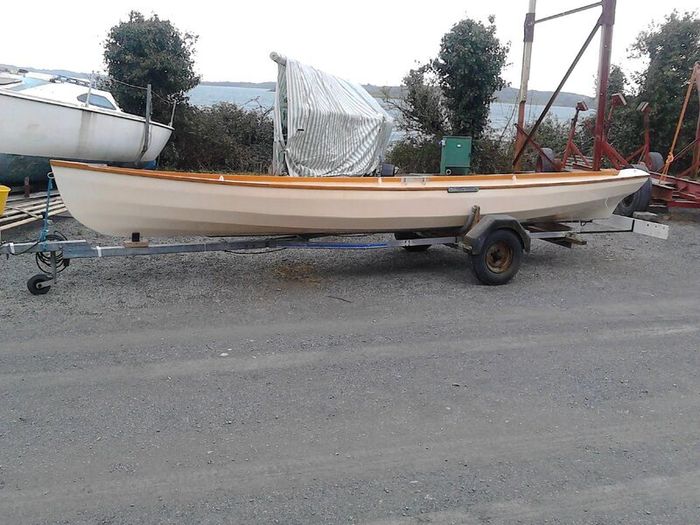 Rowing dinghy