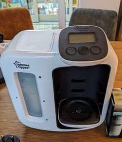 Tommee Tippee Day & Night Bottle Maker
