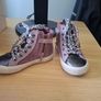 kids boots Image 2