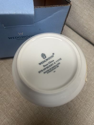 Wedgewood Strawberry and Vine Jug
