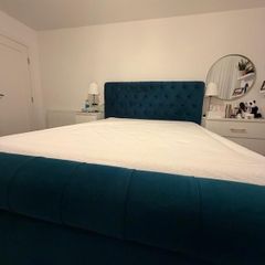 King size bed