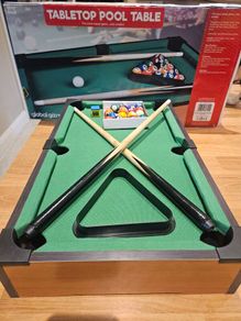 Table top pool table