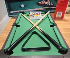 Table top pool table
