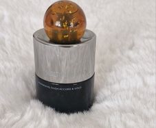 eau de perfume oudh accord Molton brown