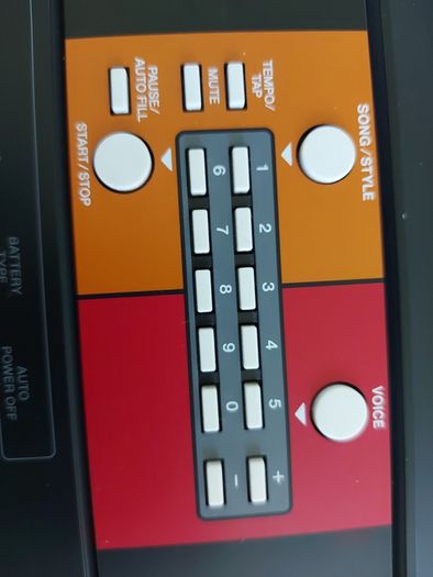YAMAHA PSR-F51 61 key Keyboard, working perfect and in like new condition, comes with power adaptor