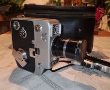 URIU SEIKI Cinemax-85E Auto Zoom 8mm