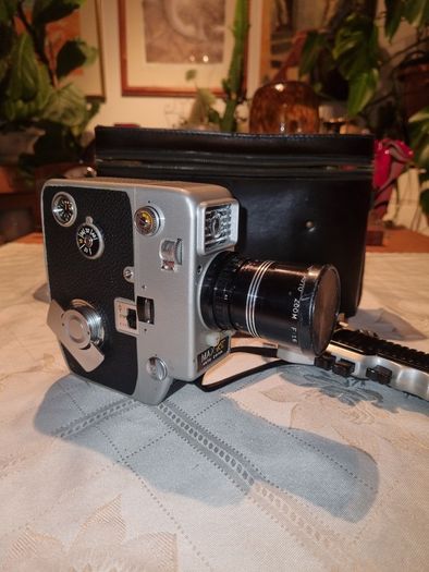 URIU SEIKI Cinemax-85E Auto Zoom 8mm