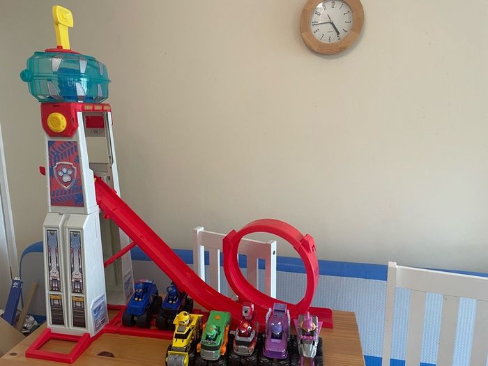 Paw Patrol Rescue Wheels loop tower HQ & vehicles