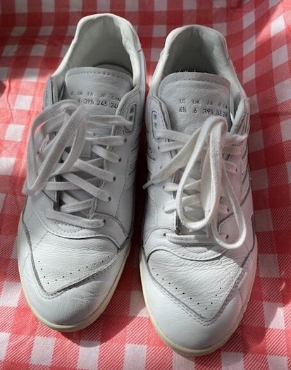 Adidas  AR Trainer. Marathon Running Shoe Sneaker Runners. Super Comfortable Light Weight Uk 6 Eu 39. In Pristine Condition.