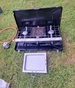 Camping double stove with grill and regulator