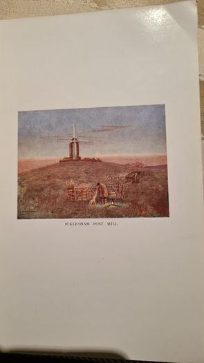Walker's Quarterly. Rare 1930.windmills In Sussex By G. M. Fowell. Illustrated & Data Coloured By A. Ford Hughes. First Edition Paperback In Good Condition Complete With Walker's. Monthly Pull Out. See Photos.