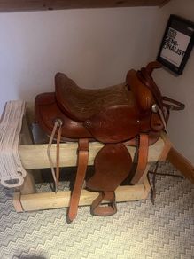 Western saddle