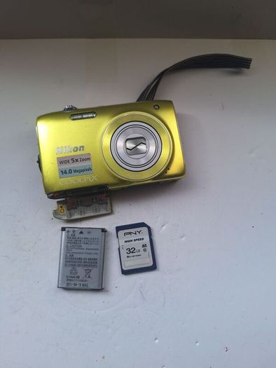 Nikon Coolpix S3100 14 mp digital camera