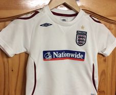 England National Football Team. Childrens Kids Home Jersey And Matching Home Shorts. Age 2-3 Years. World Cup 2022