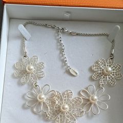 Corona silver pearl necklace