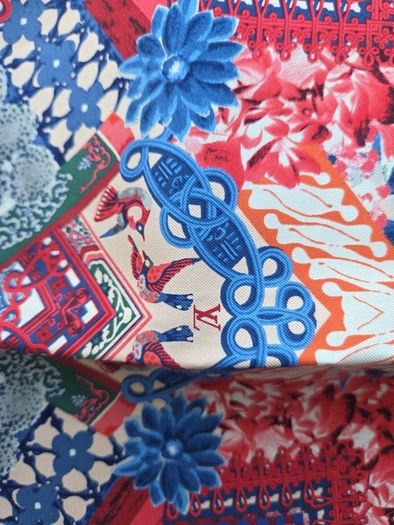 Louis vuitton silk scarf square 90 as new