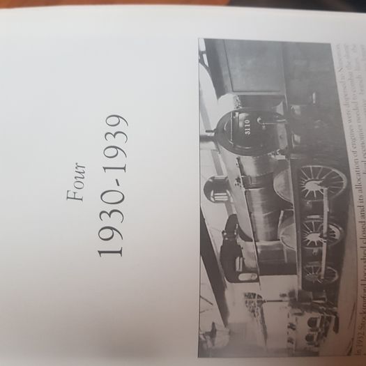 Nuneaton. Images Of England Cpmpiled By Peter Lee. In Mint Condition.