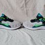 2024 nike revolution size 5.5 eu 38.5 grey/green in excellent condition Image 4