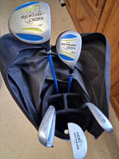 Golf Clubs. Set Of Dunlop Junior Golf Clubs For 9 To 12 Year Old.Collect In Dublin Or Receive Via Post.