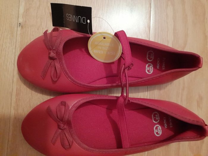 Girl's shoes