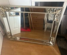 Detailed frame mirror