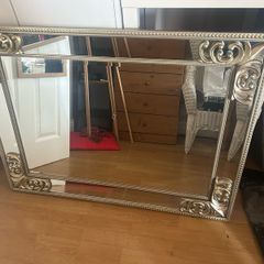 Detailed frame mirror