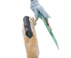 Handcrafted Macaw Quartz Sculpture, Vibrant Gemstone Art Piece, Exotic Home Decor, Unique Nature-Inspired Gift