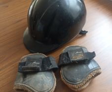 fetlock boots & Hat